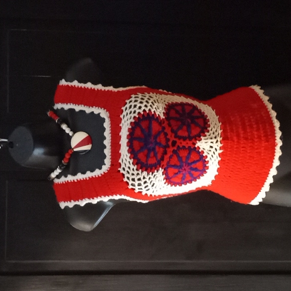 VINTAGE Adele Imports Hand-Knitted / Crocheted Pullover Tank Tcop RW&B